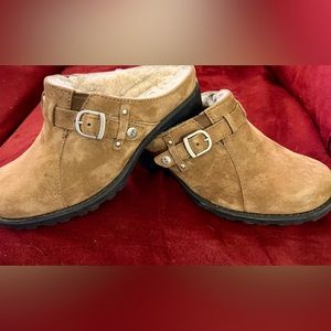 Uggs Sherpa lined mules/clogs